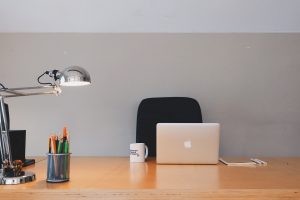 Lampka biurkowa do nauki – jaką wybrać