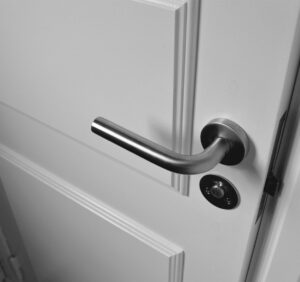 Klamki do drzwi wewnętrznych – jak dobrać odpowiednią?