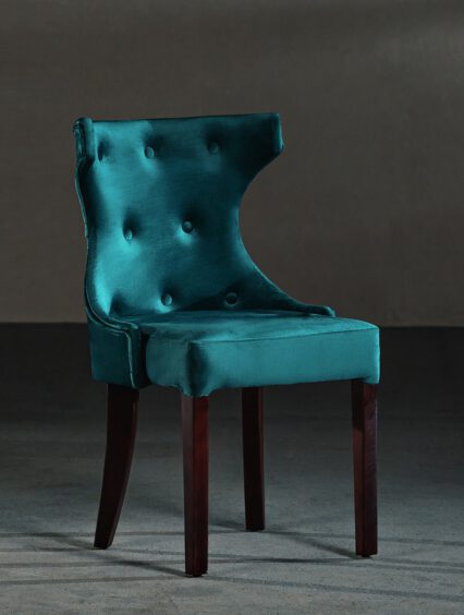 Najtańsze krzesła tapicerowane kupisz w Internecie! Na co zwrócić uwagę podczas zakupów online?