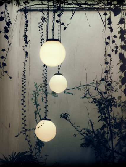 Nowoczesne lampy ogrodowe – jak wybrać?