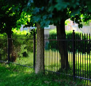 Jak wybrać najbardziej trwałe bramy ogrodzeniowe?