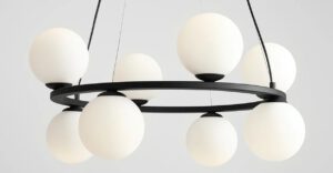 Lampy wiszące z regulacją wysokości - funkcjonalność i design w jednym