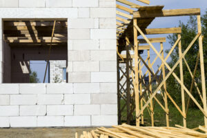 Budowa domu 100 m2: Praktyczny przewodnik po kosztach i oszczędnościach