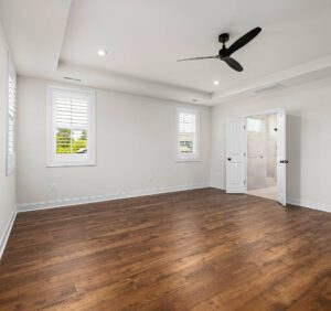 Jakie podłogi wybrać do mieszkania?
