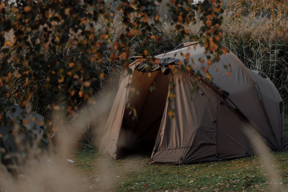 Postawiony namiot karpiowy