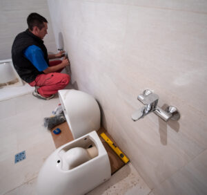 Ile trwa remont łazienki i jak przeprowadzić go efektywnie?