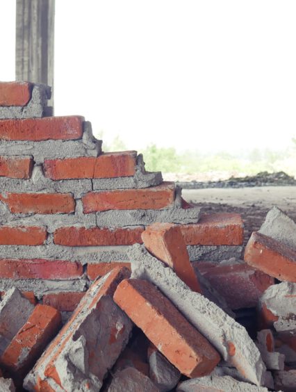 Odnowienie stuletniej elegancji – remont starego domu z cegły