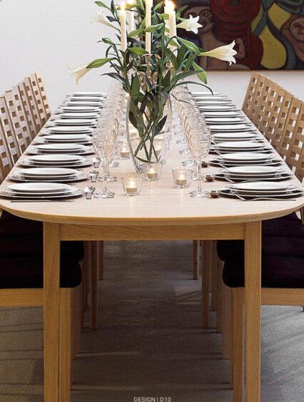 Współczesny urok nowoczesnych stołów do Twojej jadalni